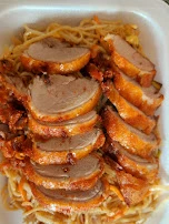 Bratennudeln Mit Knusprifolgendenfolgeknuspigem Ente Fleisch